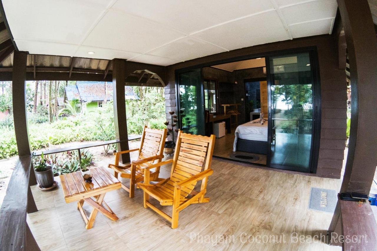 Phayam Coconut Beach Resort Koh Phayam Buitenkant foto