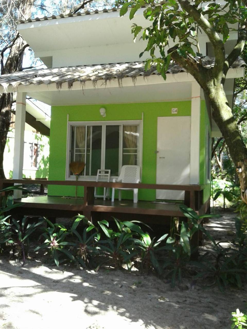 Phayam Coconut Beach Resort Koh Phayam Buitenkant foto